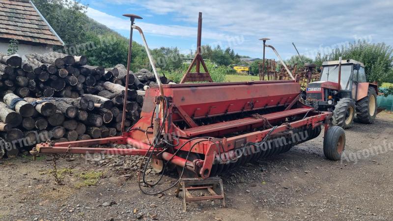 IH 6200 seed drill for sale