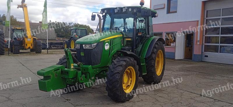 John Deere 5100M - Traktor