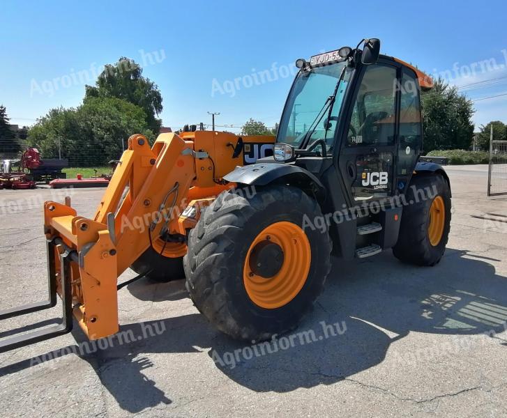 Teleskopický nakladač JCB 541-70