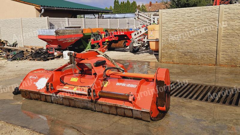 Kuhn BPR 280 concasor de tulpini