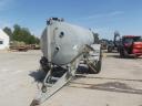 8000 litres with discharge frame for sale (pump in pieces)