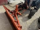 Belarus MTZ tractor front hydraulic reversing plate