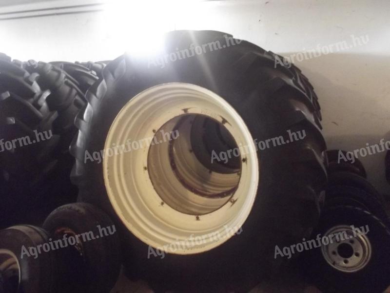 For sale 18,4 R 42 New Holland mounted wheel