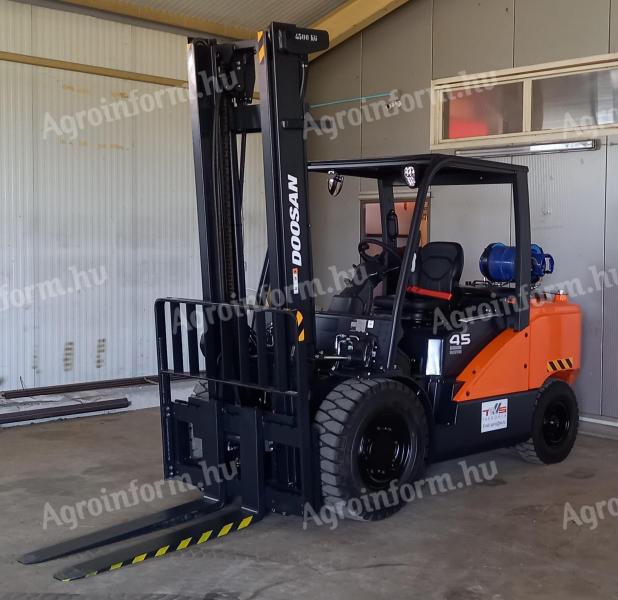 190 hours!!!! Doosan 45SC-7 gas forklift