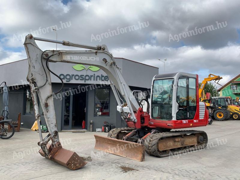 Takeuchi TB 070 bager z gumijasto konico