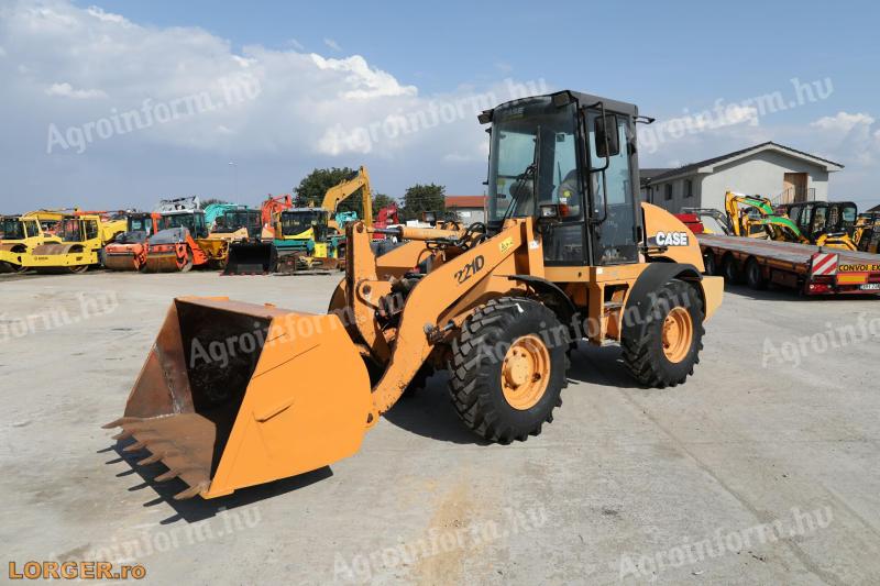 Case 221 D front loader