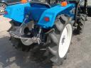 Tractor mic japonez Mitsubishi MTE2000 cu încărcare frontală, trei cilindri, tracțiune integrală de 20 CP