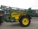 John Deere 740i trailed sprayer