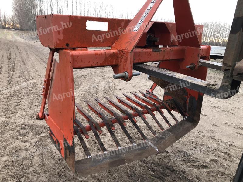 Batata, carrot, vegetable puller, seedling lifter for sale in Zákányszék