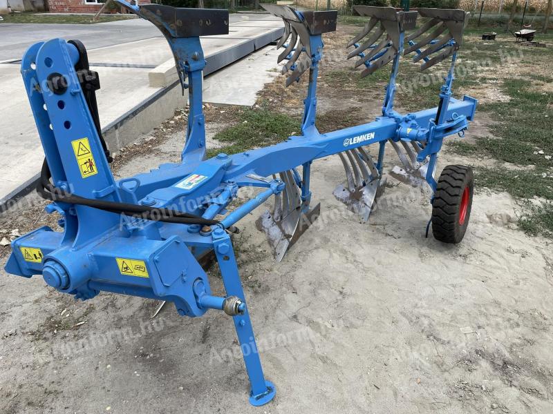 Lemken plough with 4 headers