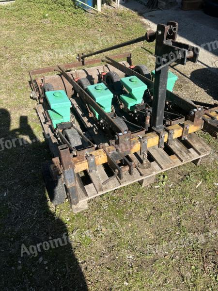 Small seed drill