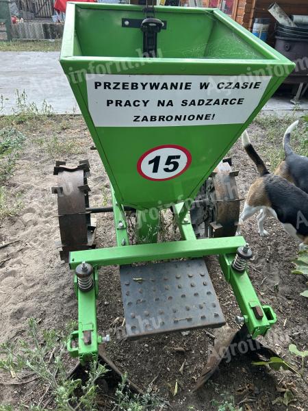 Sázecí stroj na brambory na prodej