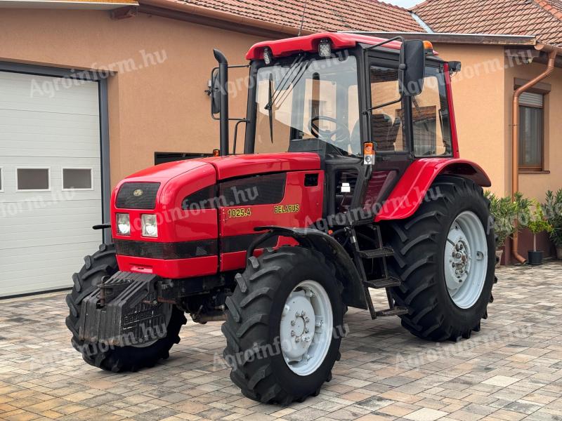 Belarus MTZ 1025.3 tractor with air conditioning