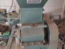 Briquetting machine