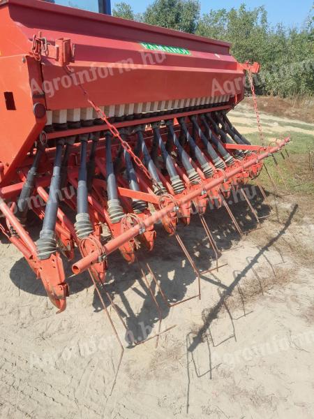 Small seed drill