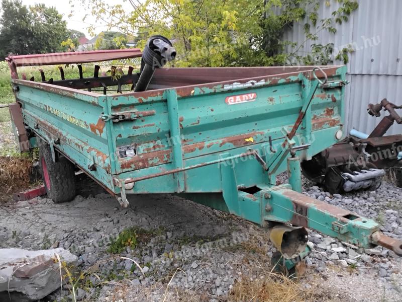 Kircher 5,5 tonne fertiliser spreader