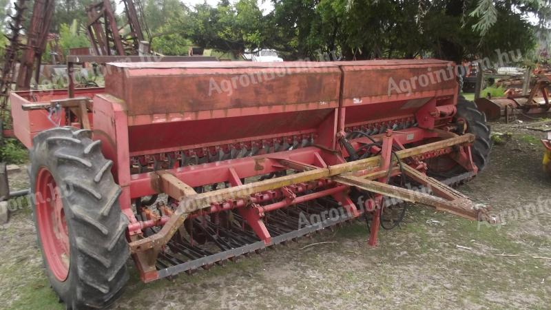 For sale coulters for Kühne-Lajta 32 row seed drill