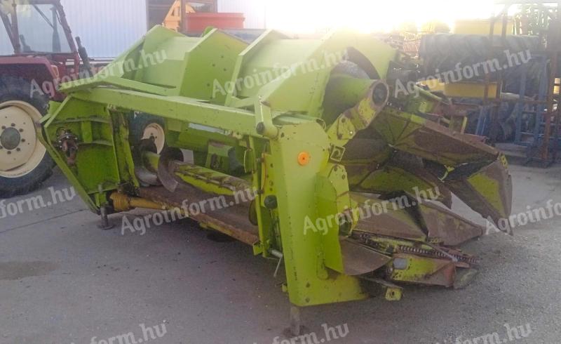 Hydraulically folding Claas corn adapter