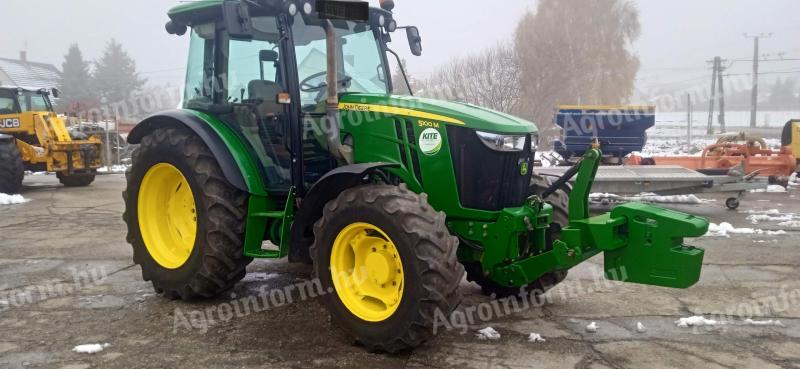 John Deere 5100M - tractor