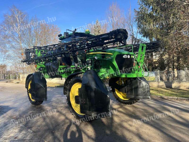 Postrekovač John Deere 4730