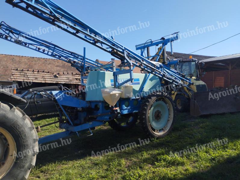 Berthoud 24 m trailed sprayer