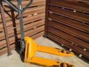 Jungheinrich pallet truck with short fork (80 cm)