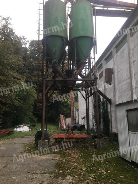 Crop storage silo