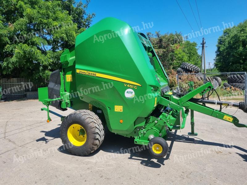 John Deere V451 G baler