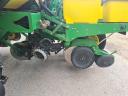 John Deere 1770, 12 row seeder