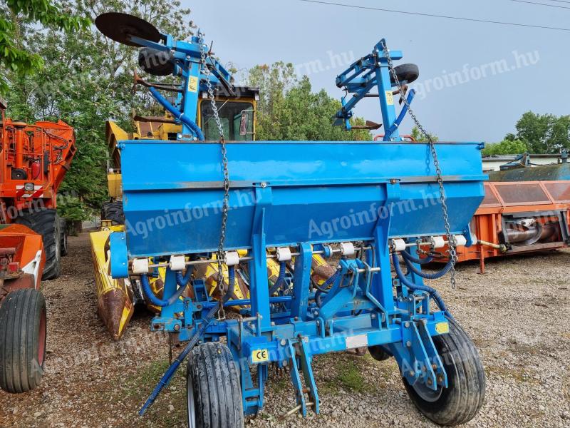 OMIKRON 8 row row cultivator