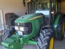 John Deere 5820