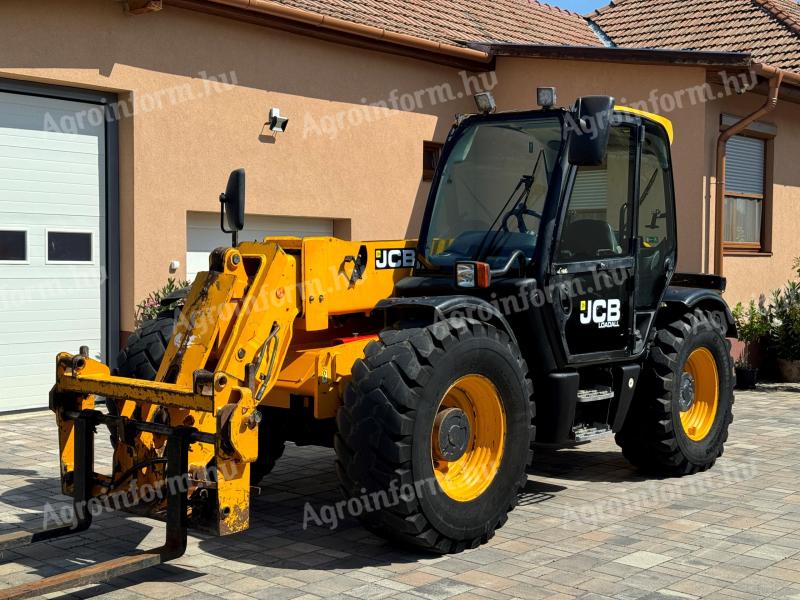 Teleskopický manipulátor JCB Loadall 541-70