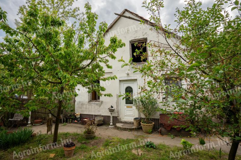 A farmhouse for sale in Öttömös, Csongrád county, right next to the main road 55 to Baja