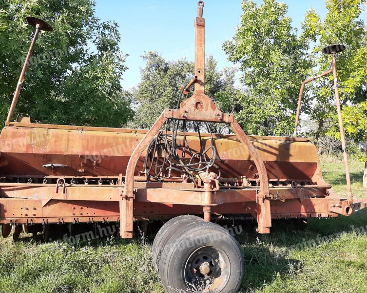 IH 6200 grain drill for sale