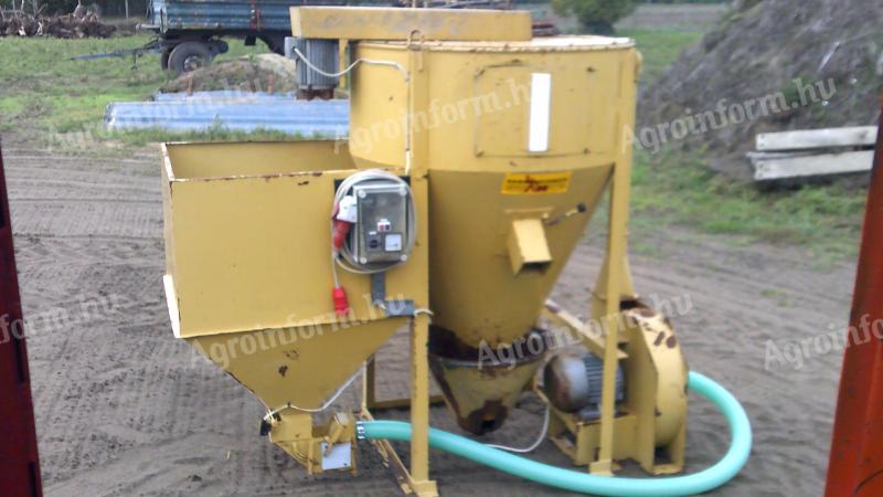 Hammerschmied crop grinder and feed mixer combination