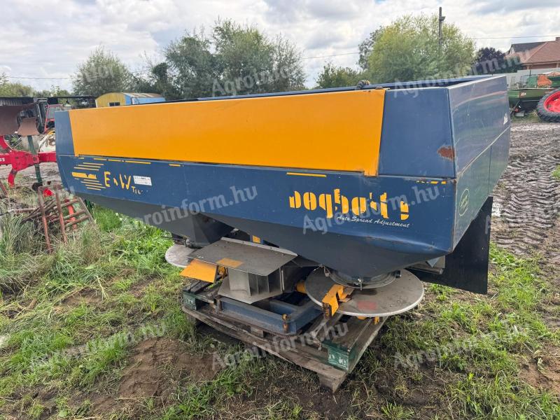 BOGBALLE EXW TREND, 1600 LITRE TWO-FLAP FERTILISER SPREADER WITH MONITOR