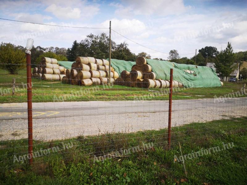 Straw round bales for sale