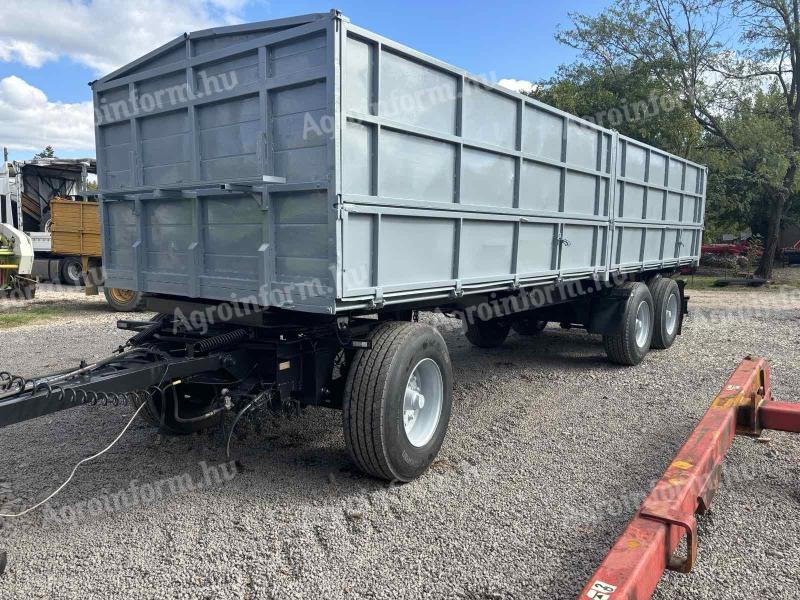 Three-axle tipper trailer