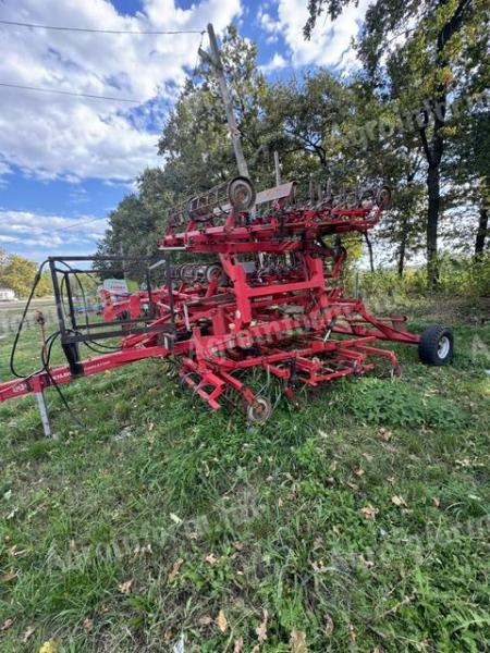 Kongskilde seedbed preparer