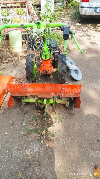 Tractor Goldoni cu o singură axă