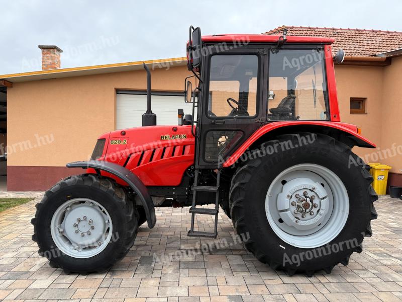 Weißrussland MTZ 820.2 Traktor