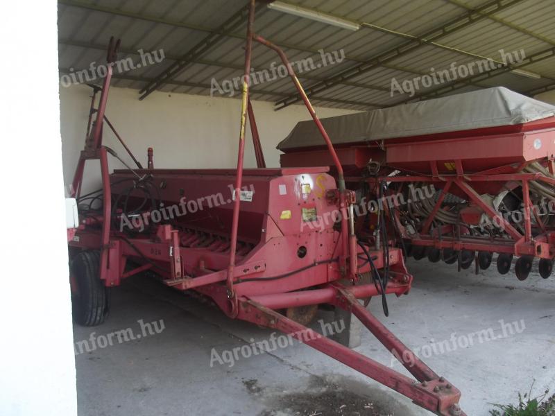 IH Kühne 6200 grain drill for sale