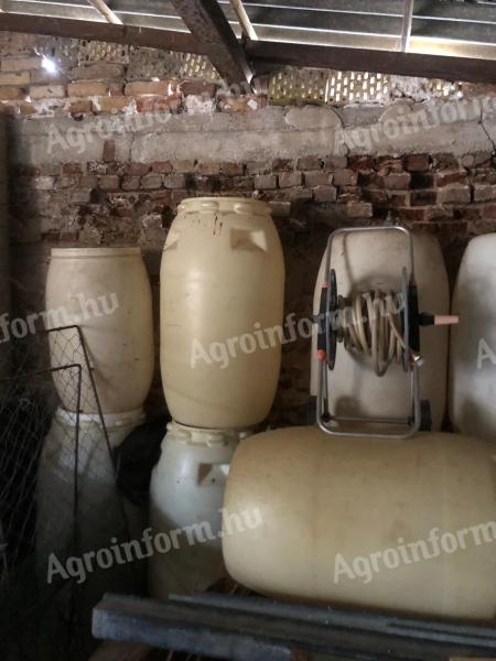 1000 litre plastic tanks and 210 litre plastic drums for sale