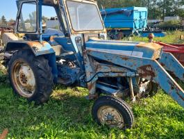 Traktor Ford