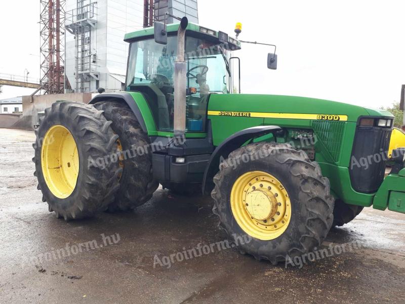 John Deere 8300