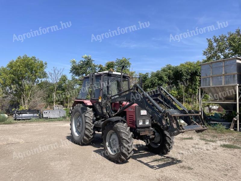 For sale MTZ 892.2 Blackbull Junior with 1.4 loader and accessories