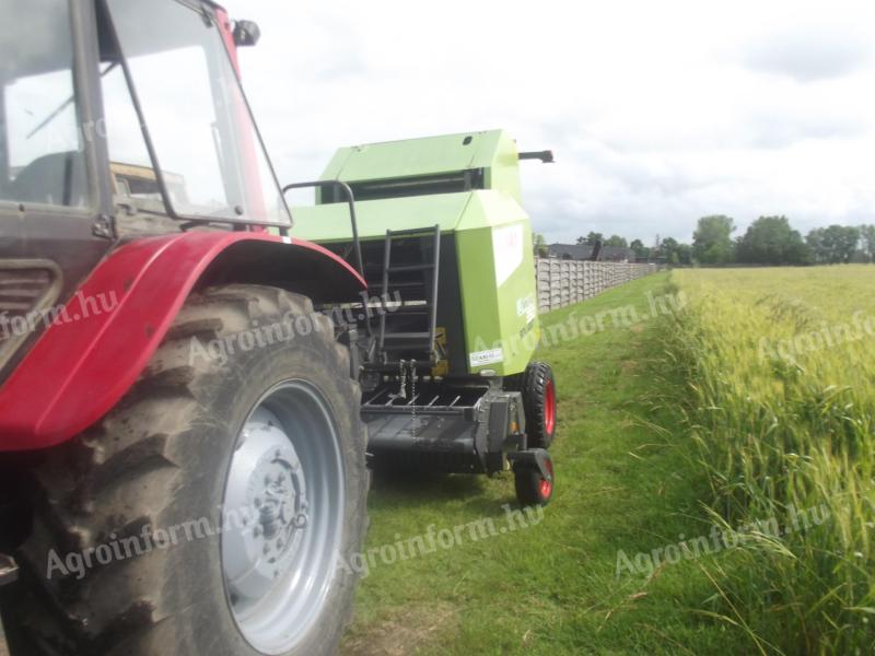 Little used Claas Rollant 350 R round baler for sale