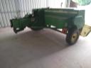 John Deere 332A balirka