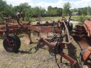 6 head IH Case plough for sale