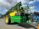 John Deere R962i field trailed sprayer